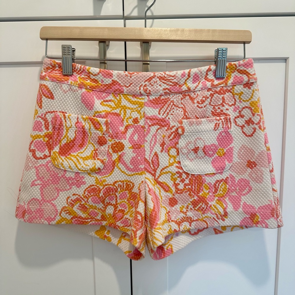 🏖️ Lilly Pulitzer Floral Women's Shorts, like new, size 4